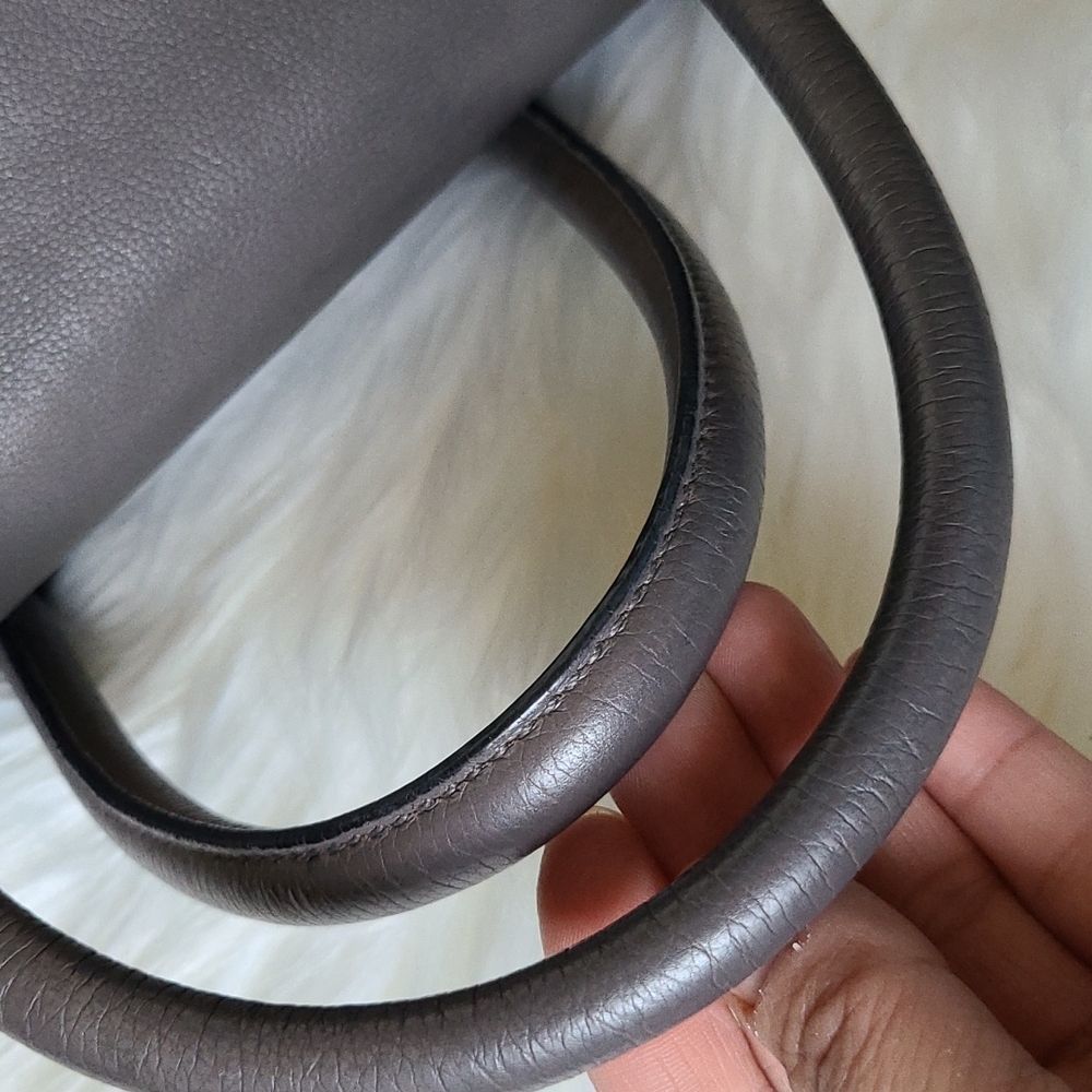💯 Authentic Prada Handbag 🍀 - Picture 7 of 16